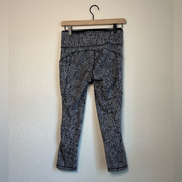 Lululemon Wunder Under Hi-Rise 1/2 Tight *17" Leggings Size 6 - Picture 3 of 5